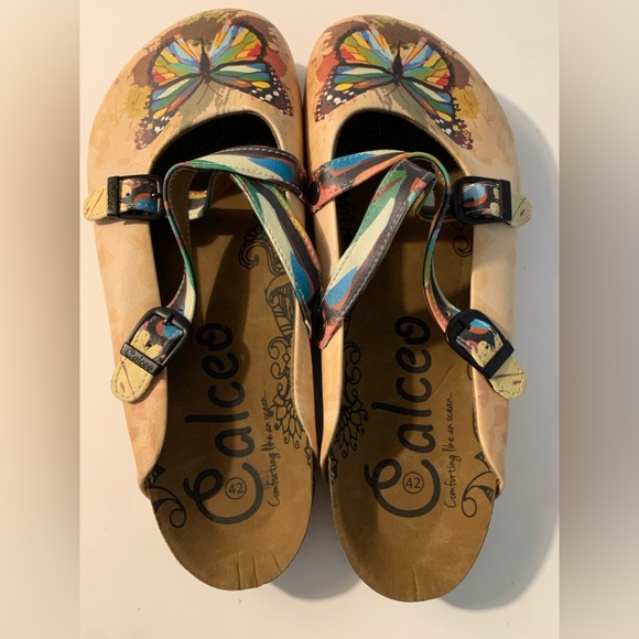 NWOT Calceo Butterflied Patterned Clogs Size 11 - Picture 2 of 4
